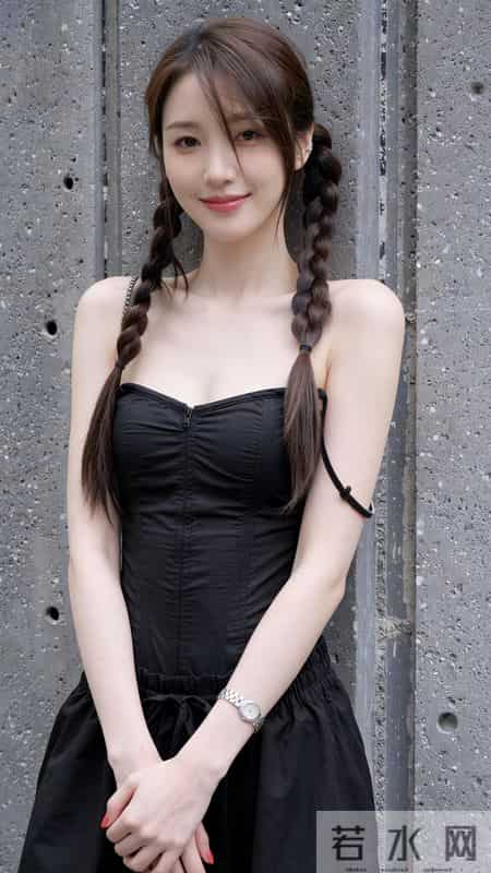 黑色穿搭，抹胸上衣才是灵魂单品！它的鱼骨收腰设计勾勒傲人曲线
