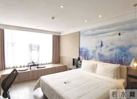 酒店床上为什么总放4个枕头？原来不是摆设，90%的人都用错了