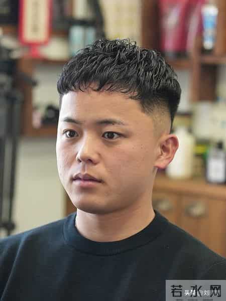 美式复古渐变短发：硬朗线条里的复古与个性狂欢