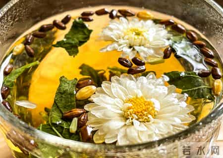 公认的血脂“克星”不是洋葱、木耳！山楂+它，调血脂、延缓衰老