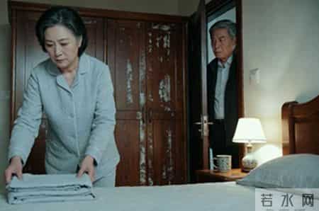 我被丈夫pua了大半辈子,如今退休工资9000,买件新衣服却被他骂败家,第二天我冷静提出离婚,他彻底慌了