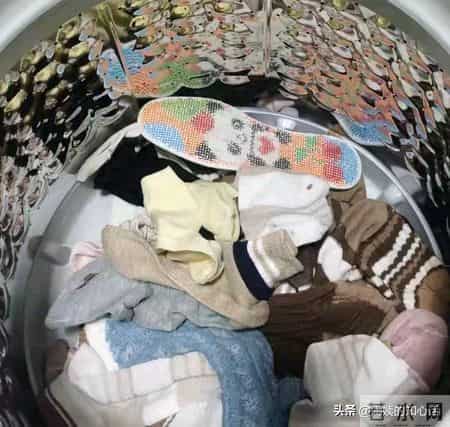 提醒大家：洗衣机里，不管有几件衣服，千万要记得放几个塑料袋！