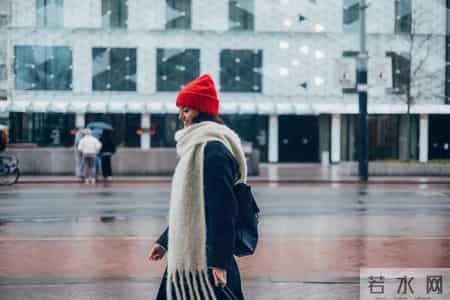 舍不得扔旧衣服的人,十有八九是这3种人,一看一个准!