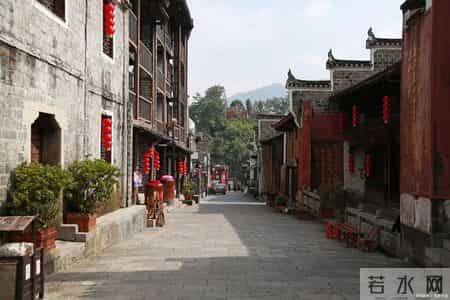 别再挤宽窄巷子！2元公交喝到宋朝老茶！青砖灰瓦里藏着千年人间烟火