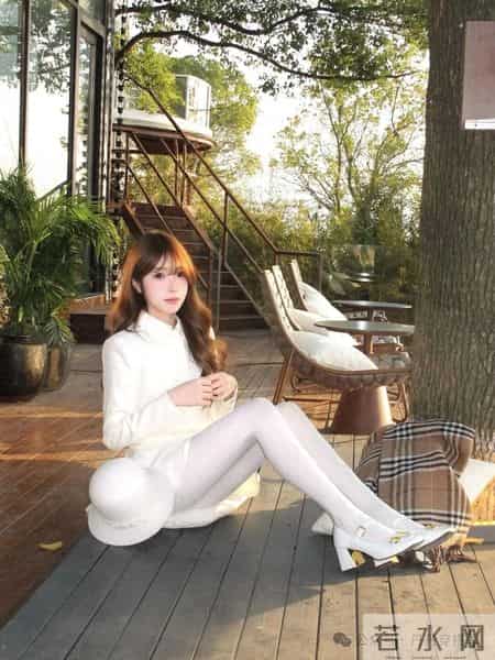 纯白氛围感穿搭｜秋日温柔杀