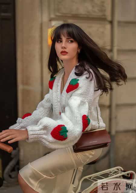 毛衣+半裙，越松弛越高级！