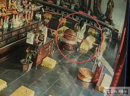 开封一寺庙法器佛像被偷,“一女子带两孩子卡点来的”,工作人员发现场监控:已报警不想追究刑责,归还就行