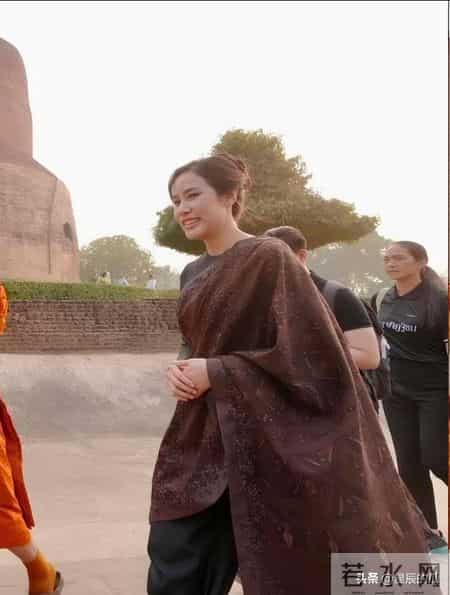 诗妮娜新造型美翻了，穿沙丽360度无死角，印度风体验卡风情万种