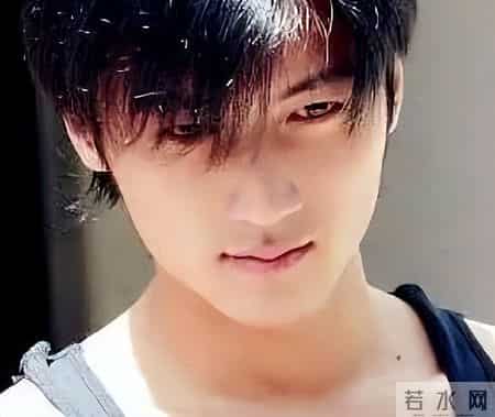 寡妇到我家给猪配种，猪没配上，反而配上我了，要我住她家几个月