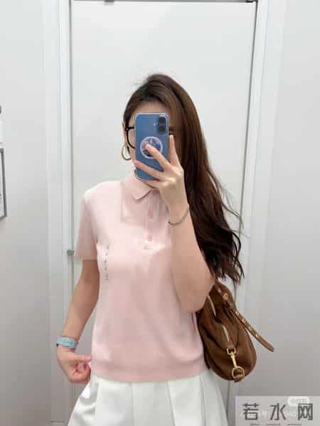 优衣库新款粉色Polo衫 好好看呀