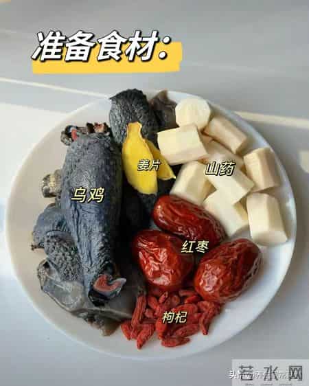 气血不足百病生！医生：少吃红枣花生，多喝3汤，气血双补显年轻