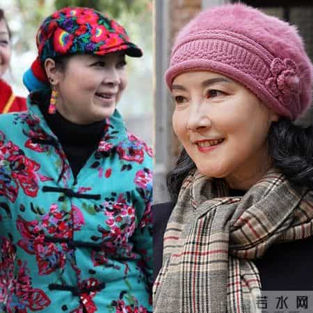 到老都没“大妈感”的女人:白发不染黑、不戴老年帽,气质更高级