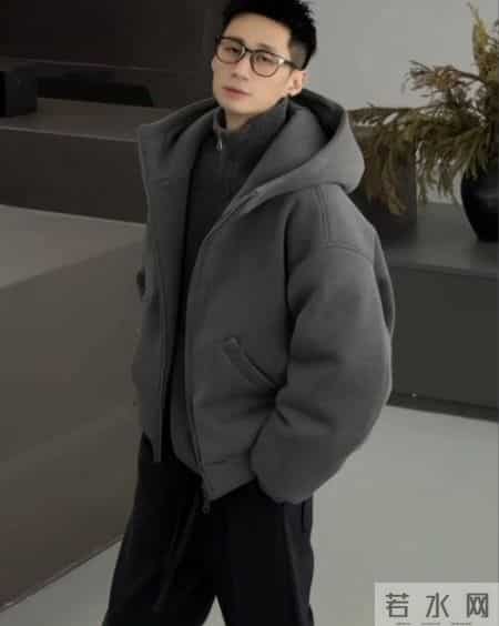 中年男人，为什么劝你穿羽绒服别配卫衣？看完3组素人对比就懂了