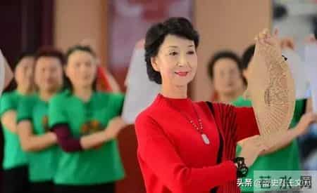 八十岁的兰州模特奶奶，走向了世界