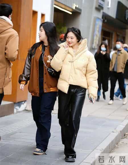 收起你的短棉袄！看了上海女生的穿搭才知道，多穿大衣会更时髦