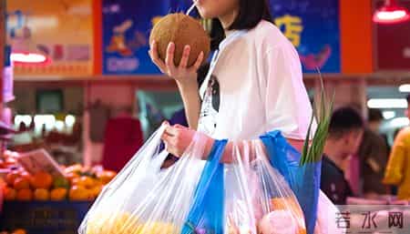 超市员工私下透露：贴黄色标签的食品千万别买！背后套路太深了