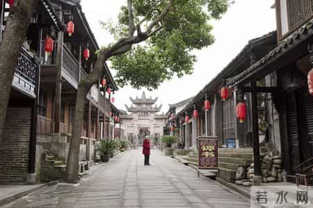 别再挤宽窄巷子！2元公交喝到宋朝老茶！青砖灰瓦里藏着千年人间烟火