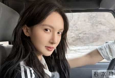 演员金晨被曝肇事逃逸，“让助理顶包、涉嫌骗保”，交警回应：事故属实，已成立调查组；律师发声