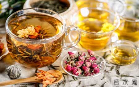 茶是老年痴呆的“催化剂”？医生反复强调：上了年纪，3种茶少喝