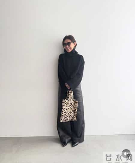 这是见过最真实的中年小个子，没有完美身形，靠简练穿搭圈粉无数