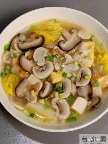 这个菜，越吃肚子越扁，清肠刮油，减肥排毒，建议40岁后常吃