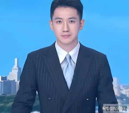 江苏主持人夫妻，同校同行还是同事，带娃播新闻，如今又喜获二胎