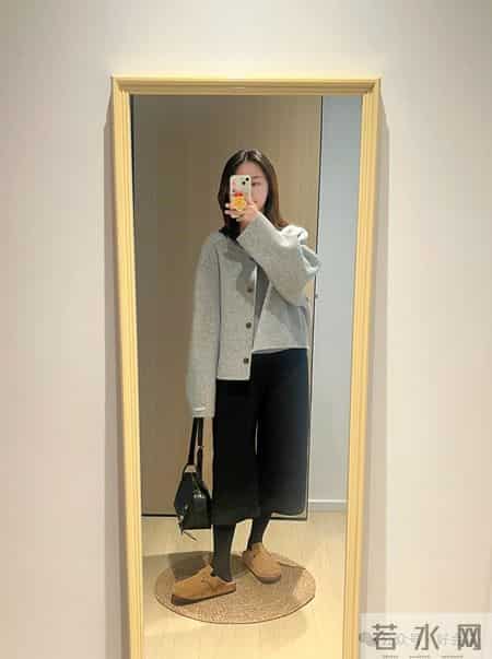 这才是中年女人该有的秋冬打扮：外套+阔腿裤半裙，优雅舒适时髦