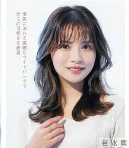 你适合“直发”还是“卷发”？关键由这3点决定，选错容易显老