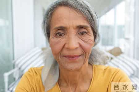 相比较于黄种人，为啥白种人在三十岁后老得特别快？有啥科学解释