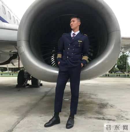 空少小哥哥，简直不要太帅了