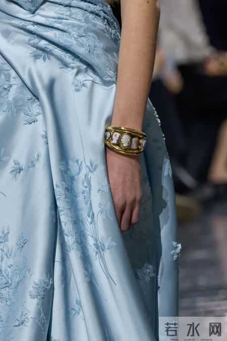 当Dior女孩不再只是“美”