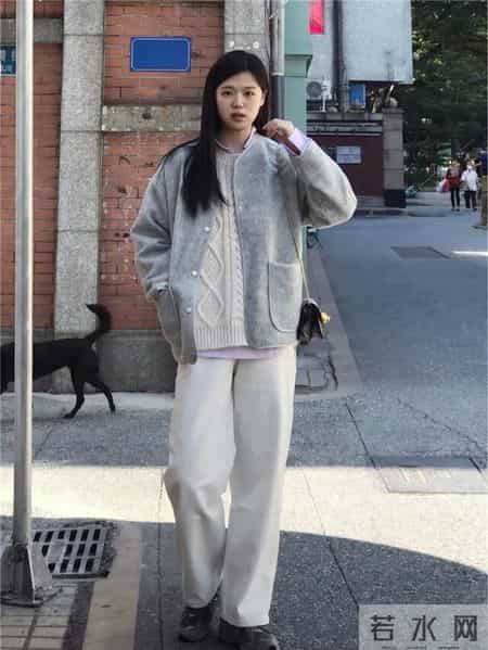 今年的“流行色”来了，时髦显白又高级，买衣服前不妨先看一看