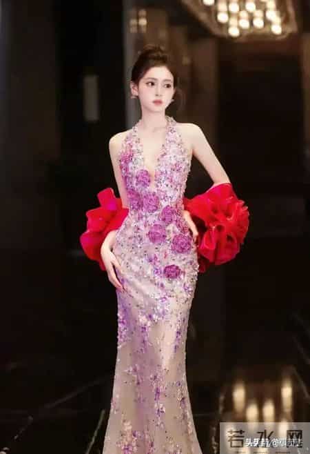 上海一模特 身高182cm 身材拥有黄金比例 散发迷人魅力