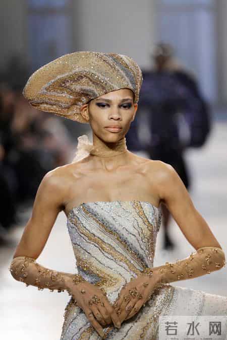 （外代二线）巴黎高级定制周——Rahul Mishra品牌时装秀(2)