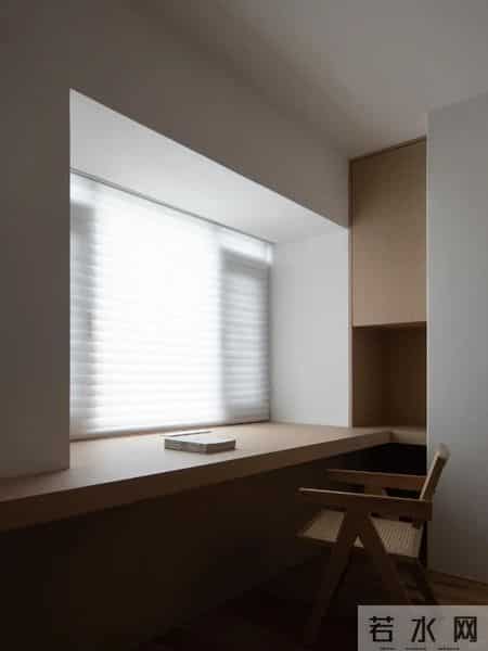 被年轻人的“飘窗邪修”惊呆了，换个思路，出乎意料的好