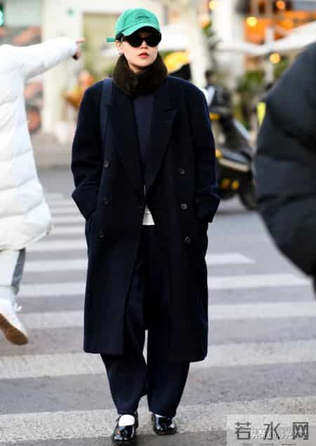 被上海街拍惊艳到了！衣穿简约、少穿运动鞋，反而更洋气高级