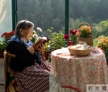 我67退休金6800，去女儿家过节，听到女婿和亲家聊天，我立刻回家