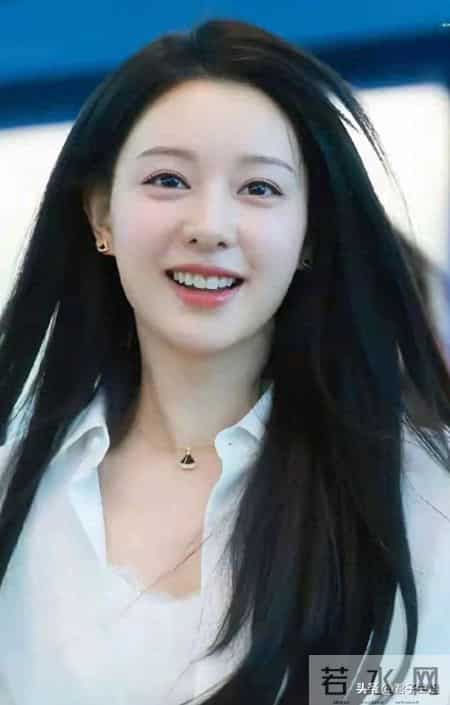 难怪全网男人都想娶她！这颜值貌若天仙，靓丽的风景谁看了不动心