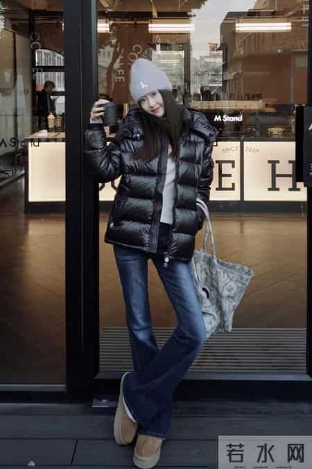 被杭州街拍惊艳！满街都是“蒙口羽绒服+Lulu瑜伽裤”，时髦显瘦
