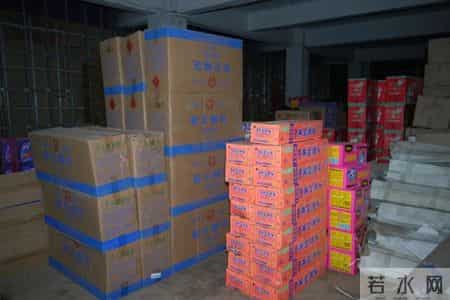 立案调查！查获1086箱非法储存的烟花爆竹，“打非治违”行动进行中→