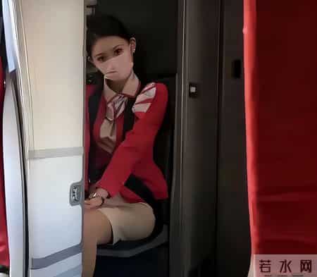 空姐参加海天盛筵，三天后下船时诡异“摸鼻”，男友读懂她的暗号