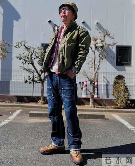 被日本老头街拍惊艳了：白发不染，穿衣不装嫩不显老，优雅不做作