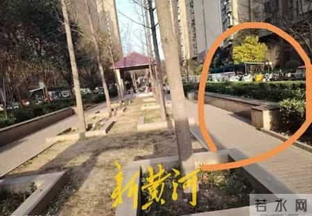 “60岁男子公共场所猥亵7岁女童”案二审开庭未宣判，此前一审获刑两年，检方抗诉认为量刑畸轻