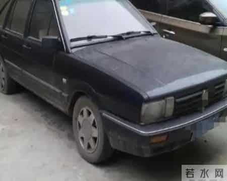 小叔身份不一般，父亲从来不说，母亲被人欺负后，小叔才赶来露面