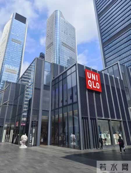 为什么从明星到打工人，都偷偷穿优衣库？