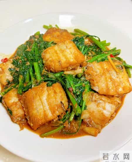 明日立春，中老年别心疼钱，多吃这4样绿色蔬菜，润肠增免疫！