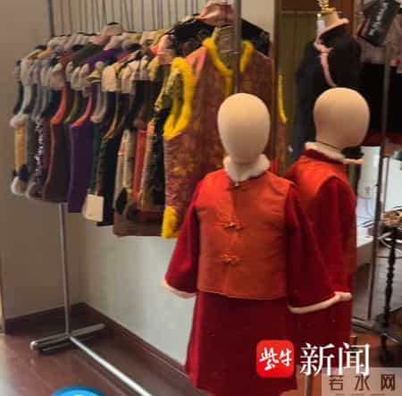 衣食住行跟我逛丨冬款苏式旗袍“内藏乾坤”，羽绒内胆“加持”让优雅无惧寒冬