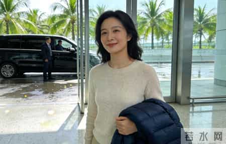 春节我带老公回娘家，他却喊来全家15口人度假，我借口去趟超市，2小时后发朋友圈：已落地三亚