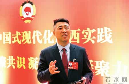 省政协委员、山西佳镜律师事务所党支部书记、高级合伙人梁桐栋全面取消银行个人账户短信服务费