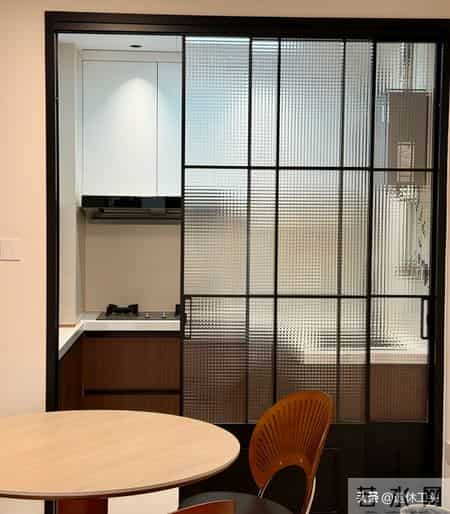 00后的家,厨房早就不装“推拉门”了!现在流行这么做,真高级